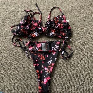 SHEIN Floral Bikini Set